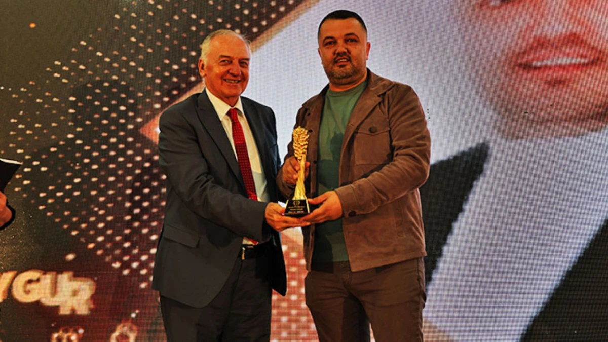 2025 Yılı Başarılı İş Adamı Ödülü Hüseyin Oygur’a Verildi
