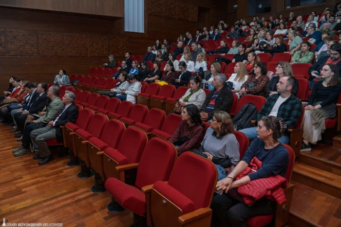 Akdeniz Dilleri Merkezi'nde sertifika sevinci