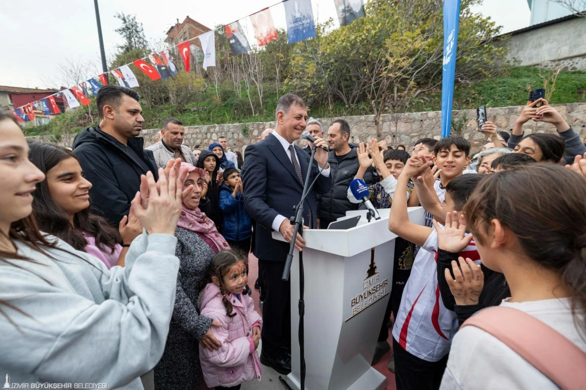 Başkan Tugay: “İzmir’in her yerine hizmet götüreceğiz”