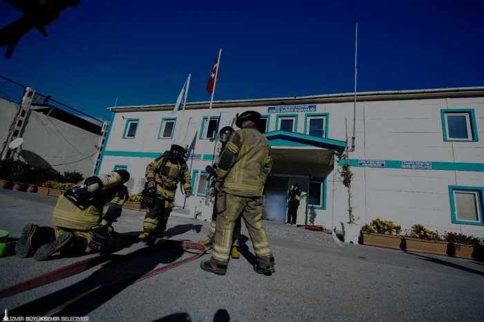 Büyükşehir’den Zabıta yerleşkesinde kapsamlı afet tatbikatı