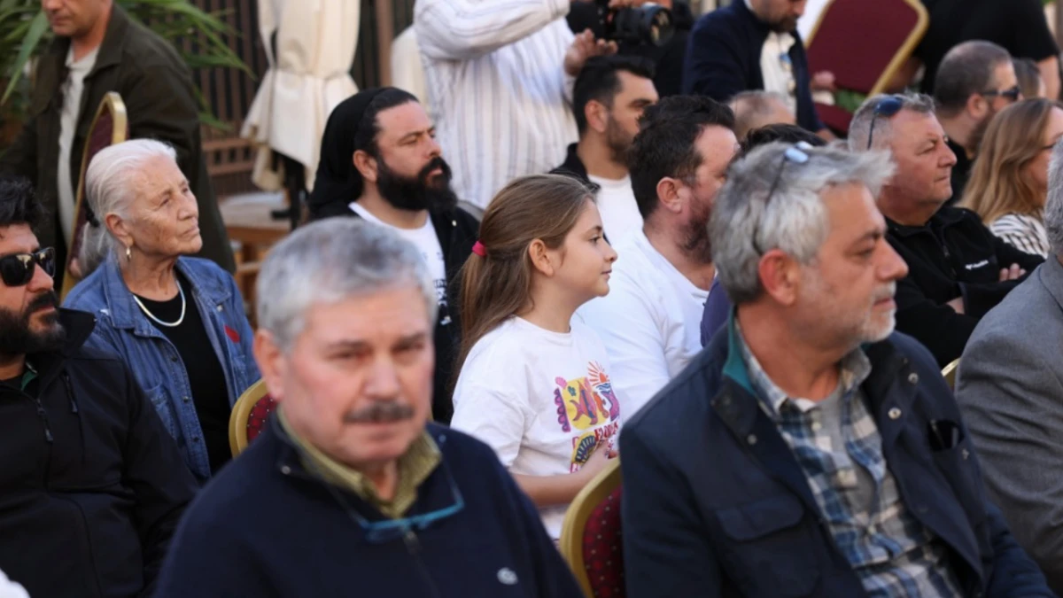 Çeşme Belediyesi, Balıkçılar ve Terziler Sokağı yenileme projesini esnafla paylaştı