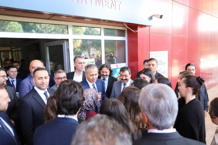 İçişleri Bakanı Yerlikaya İKÇÜ Akademik Açılışına Katıldı