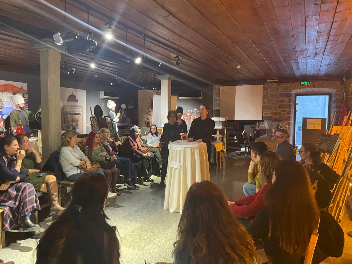 İzmir Cumhuriyet Müzesinde Edebiyat ve Sanat Buluşması