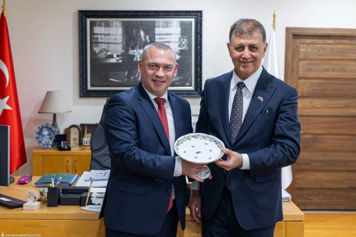 İzmir ve Macaristan kardeş kent için ilk adımı attı