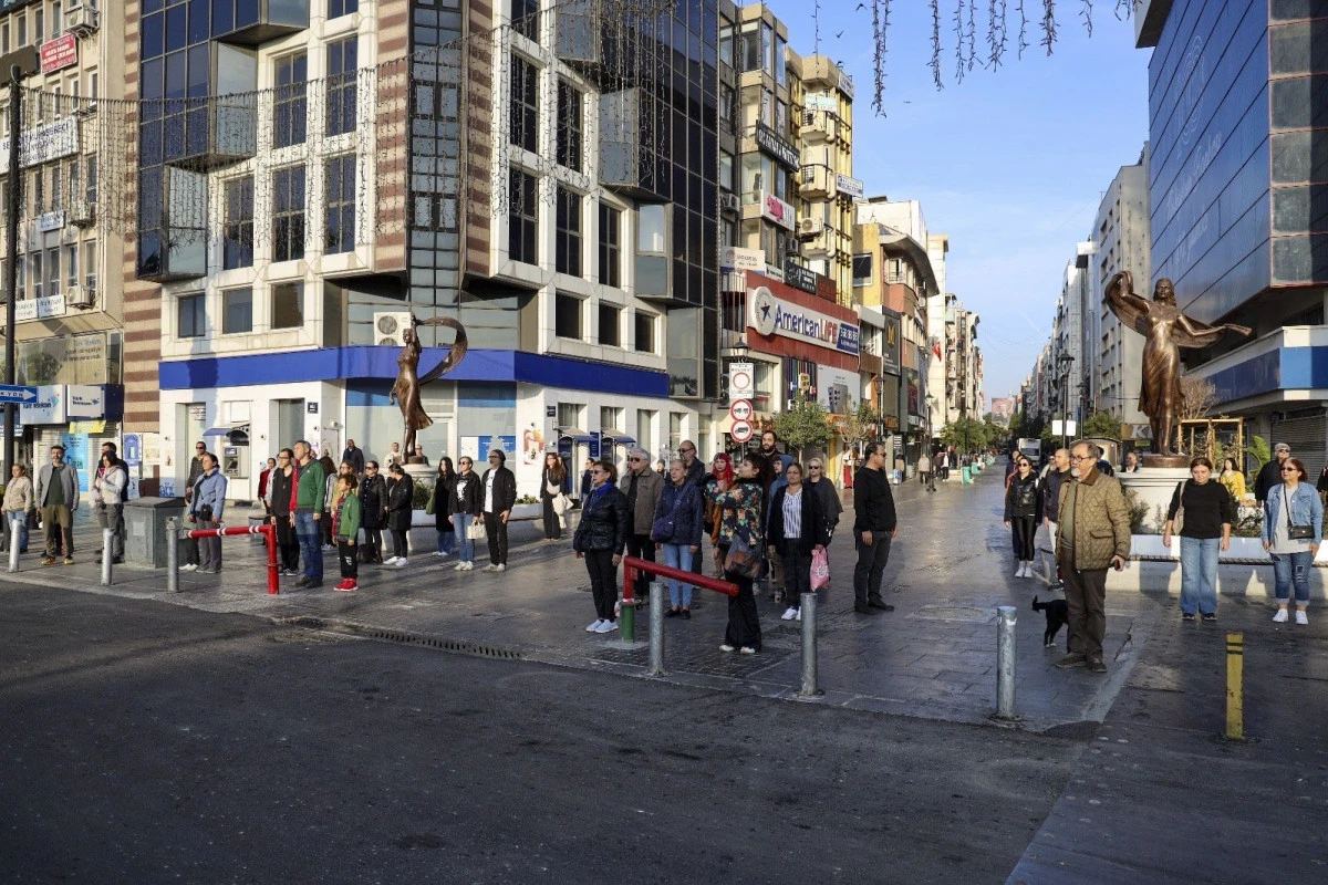 Karşıyakalılar Atatürk’ü Ata’ya Saygı Zinciri ile Anacak