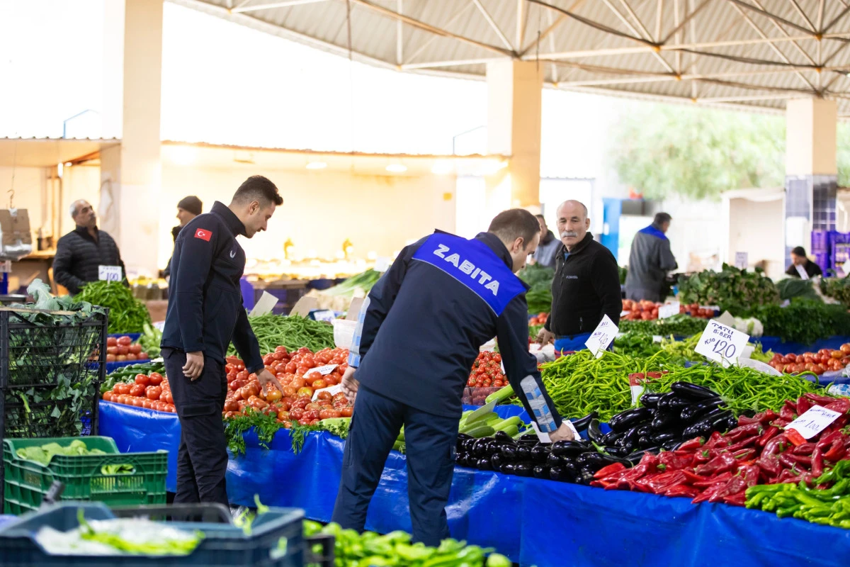 Narlıdere Kapalı Pazar’da Kapsamlı Zabıta Kontrolü