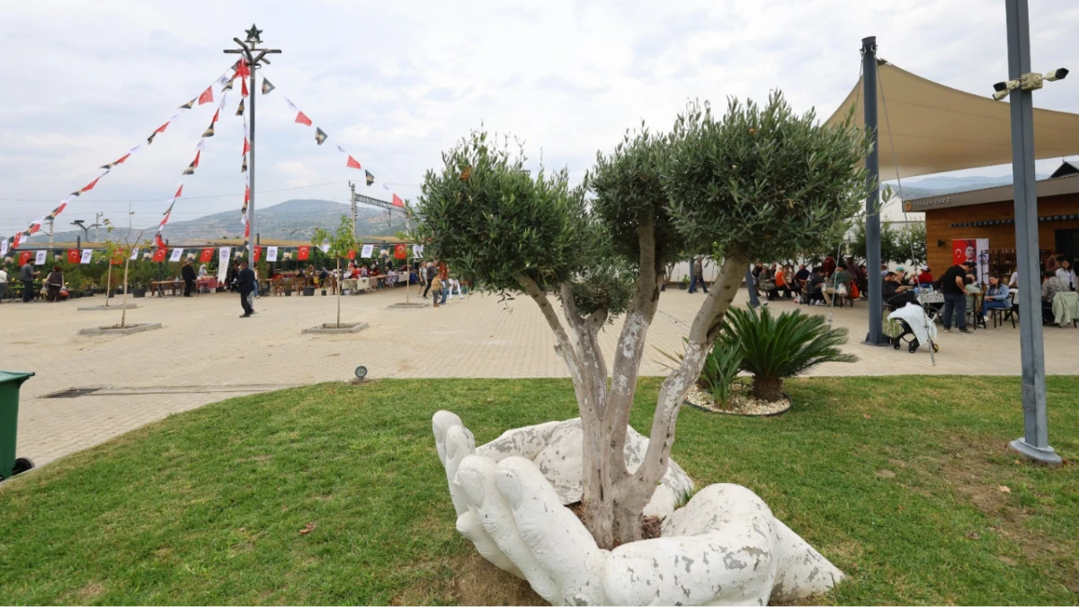 Yekta Kopan, Efes Tarlası Yaşam Köyü’nde okurlarıyla buluşacak