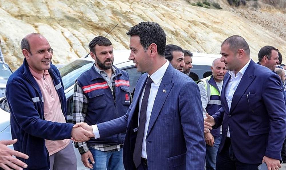 Başkan Önal, 1 Mayıs'ı şantiyede işçilerle kutladı