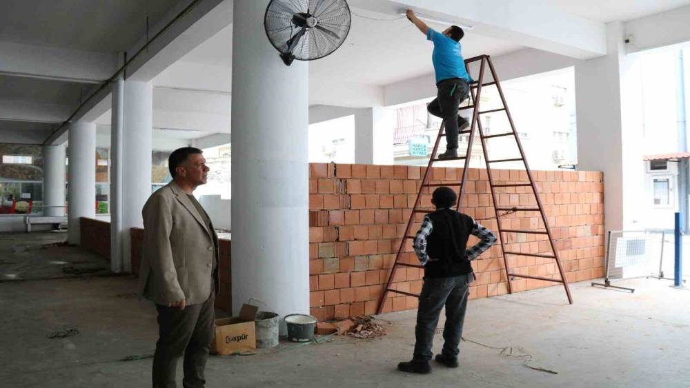 Yenipazar Belediyesi çok amaçlı binayı yeniliyor
