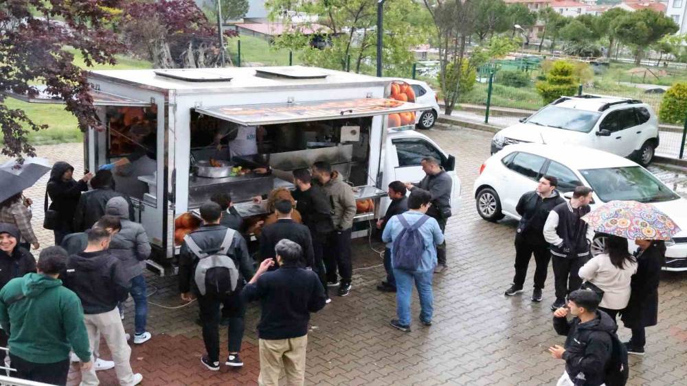 Merhum Gazeteci Erdan anısına mevlit ve lokma hayrı
