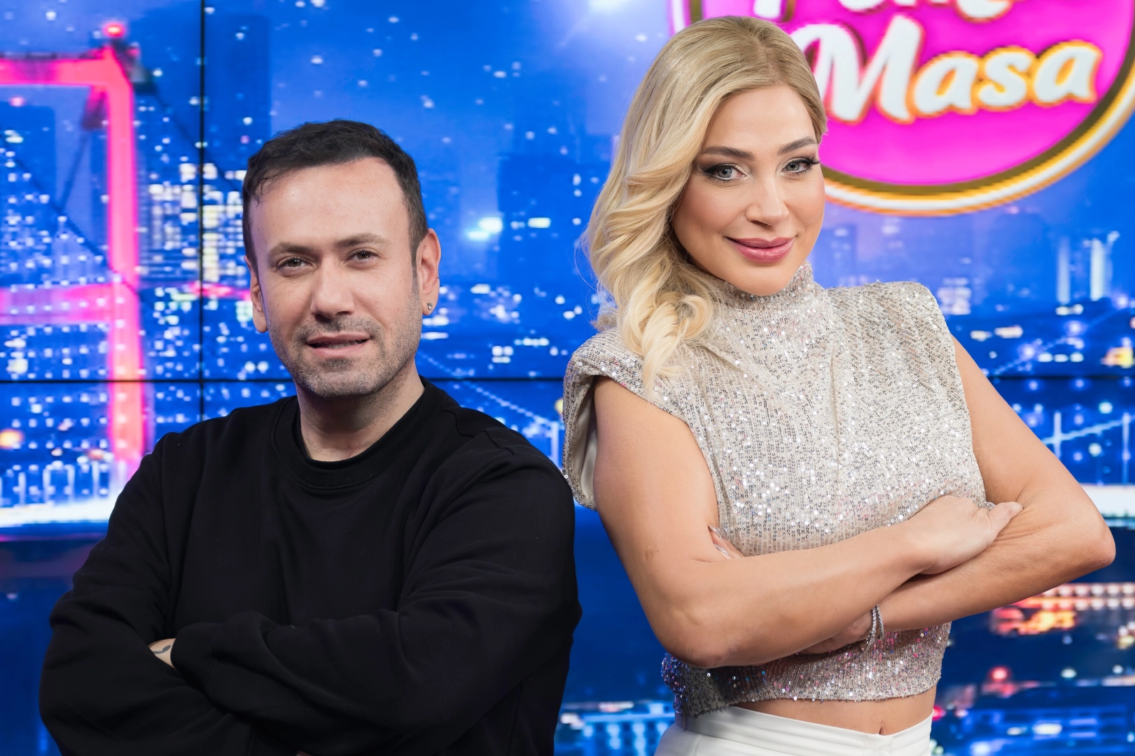 &Ouml;zg&uuml;r Aras Pembe Masa&rsquo;da kariyer ve magazin g&uuml;ndemine dair konuştu