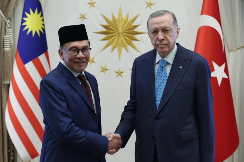 Erdoğan, Malezya Başbakanı İbrahim ile telefon g&ouml;r&uuml;şmesi yaptı