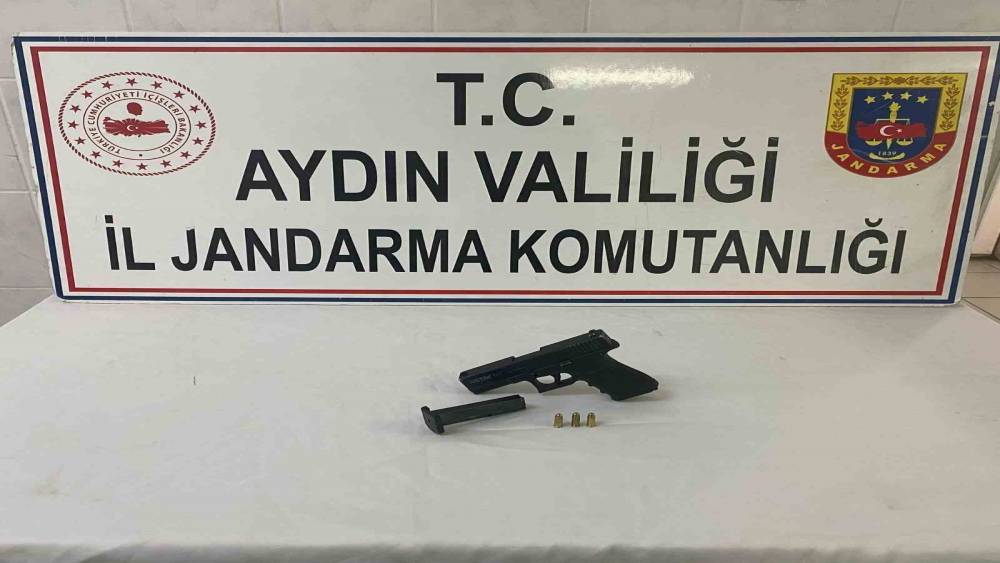 Şüphe üzerine durduruldu, tabanca ele geçirildi
