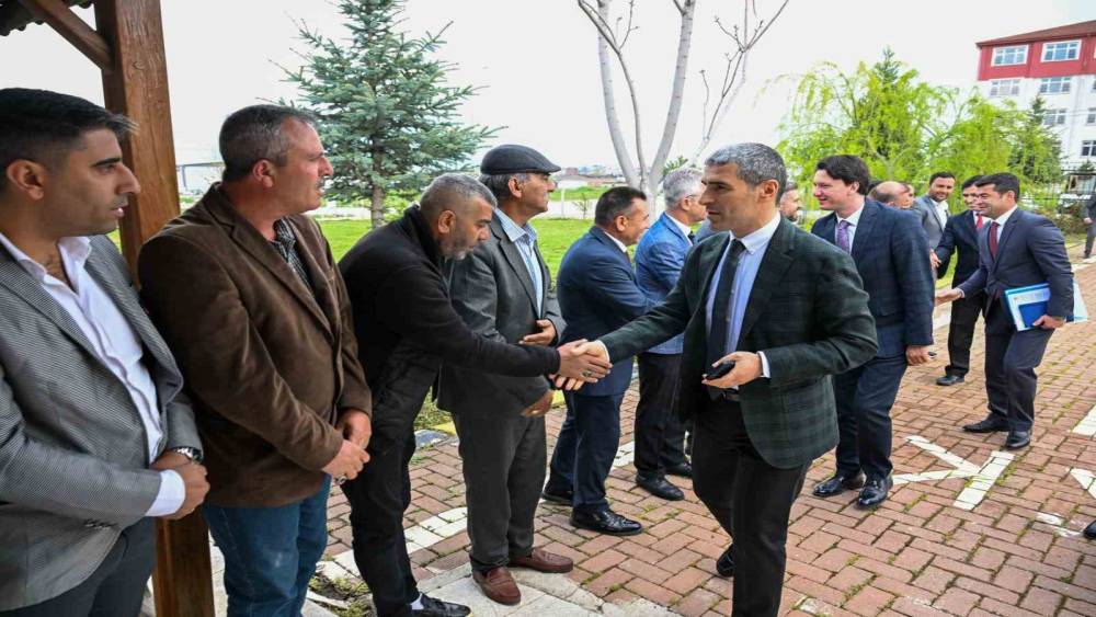 Vali Aktaş, Uşak Işık Çakır Sultan Cemevini ziyaret etti
