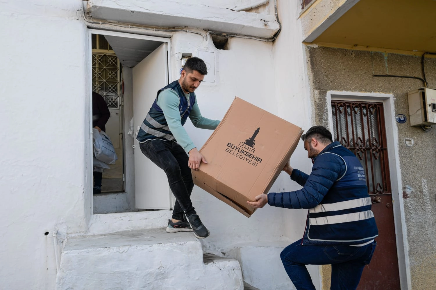 İzmir’de sosyal destek başvuruları arttı: Kış paketleri dağıtılıyor