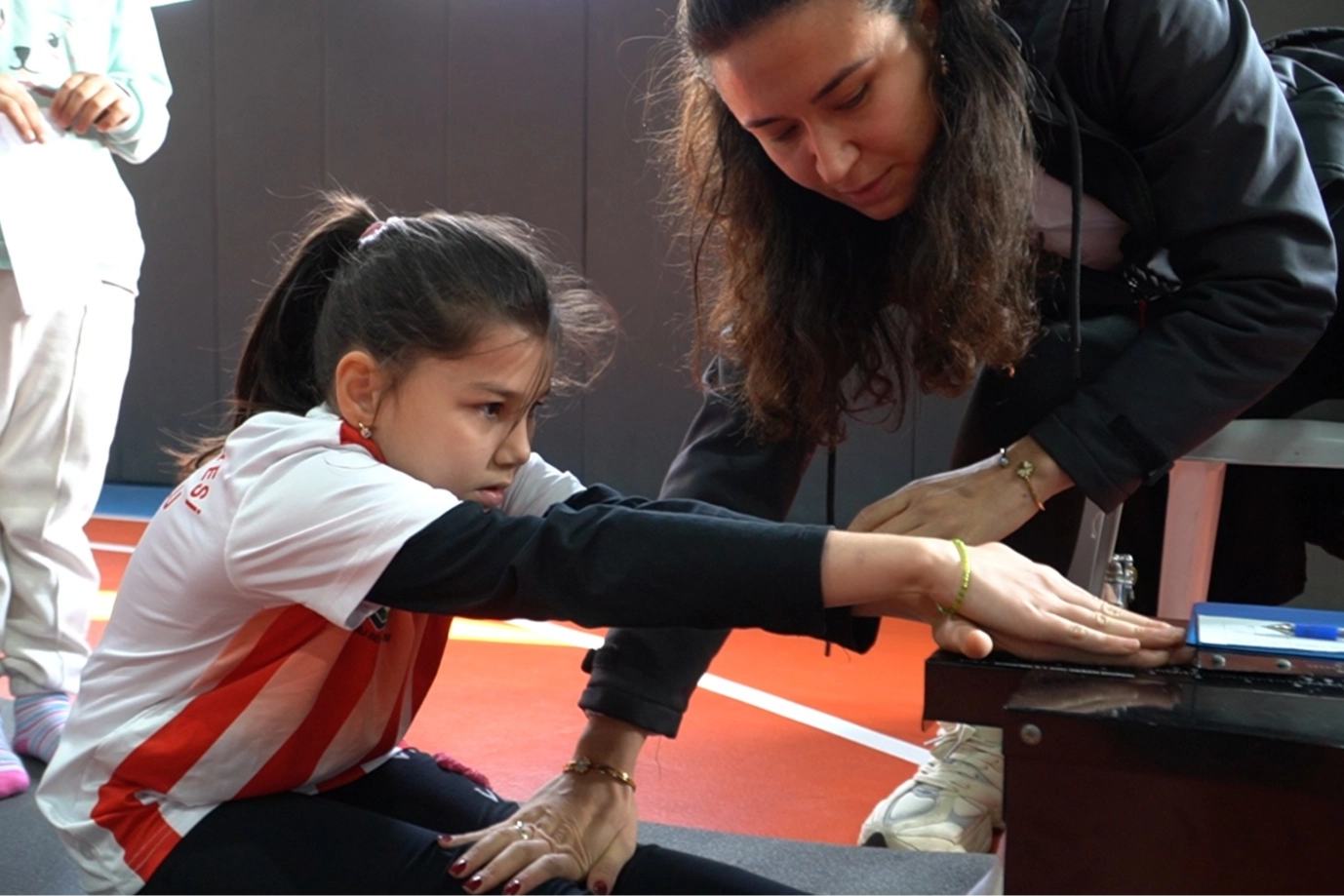 İzmir’in ücretsiz sportif yetenek ölçümü ilçelere yayılıyor