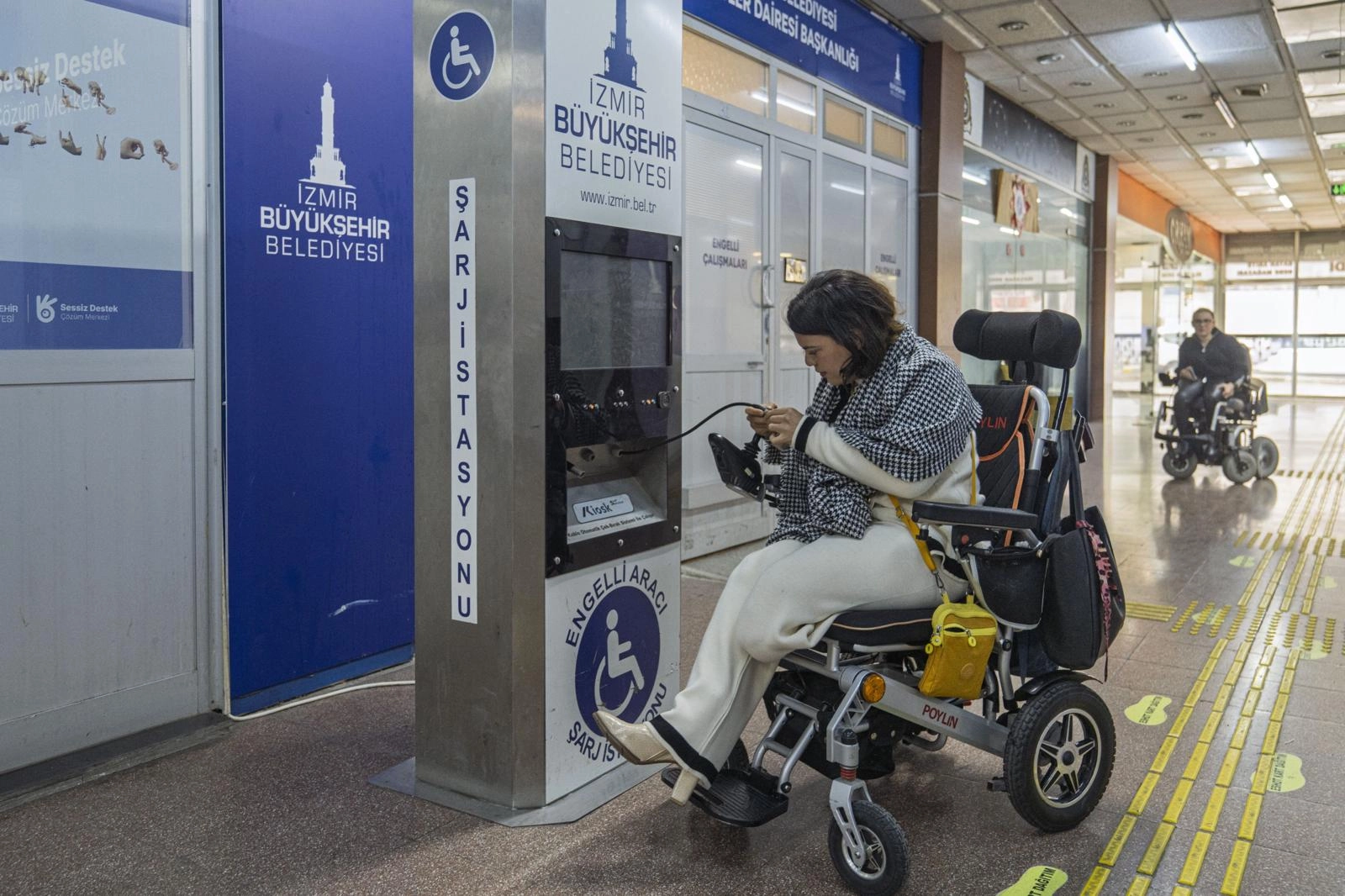 İzmir B&uuml;y&uuml;kşehir&rsquo;den engelli yurttaşlara 'can simidi' hizmet