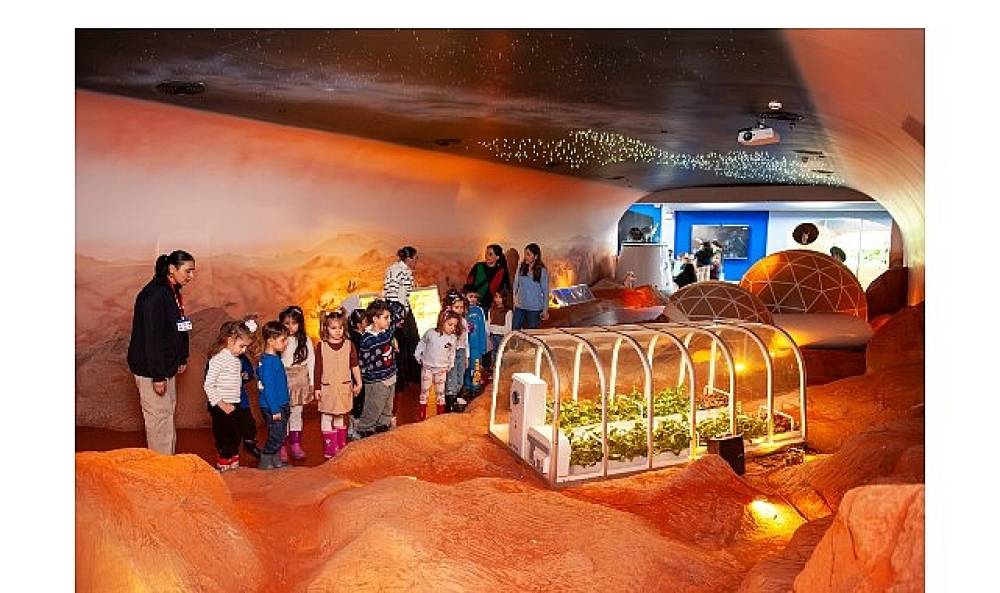 Karşıyakalı minikler Uzay Kampı&rsquo;nda bilimi keşfetti