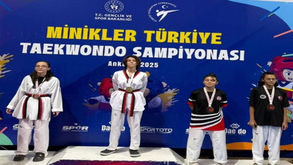 Zişan Koparan 5 bin sporcu arasında Türkiye’nin en iyisi oldu