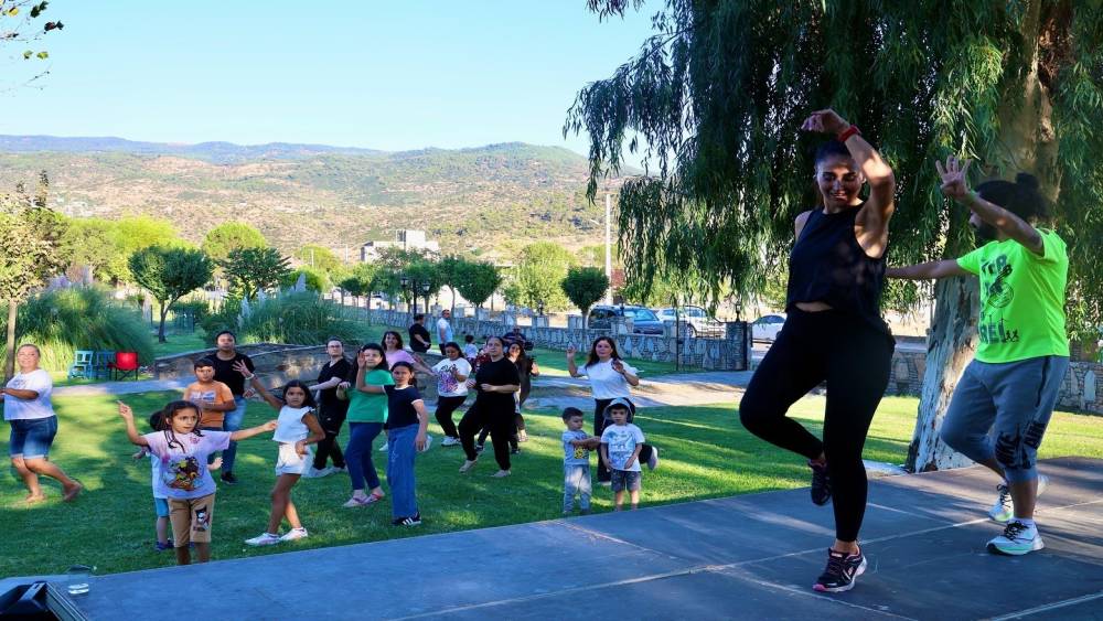 Kuvayi Milliye Parkı’nda Zumba ile Hareketli Sabah