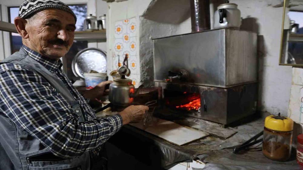 Köyde çay 7 liraya, misafirperverlik ise ücretsiz