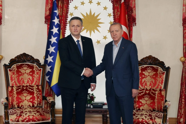 Erdoğan, Be&ccedil;irovi&ccedil; ile Dolmabah&ccedil;e Ofisi&rsquo;nde g&ouml;r&uuml;şt&uuml;