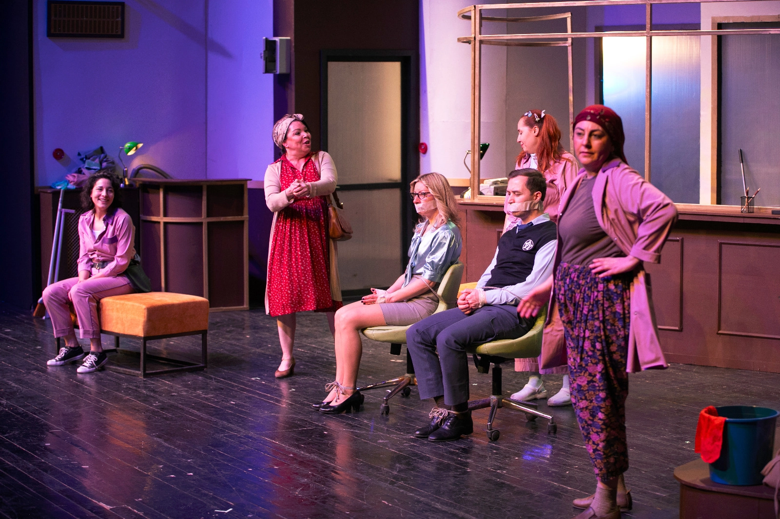 İzmir Şehir Tiyatroları D&uuml;nya Tiyatro G&uuml;n&uuml;&rsquo;n&uuml; &uuml;cretsiz kutladı