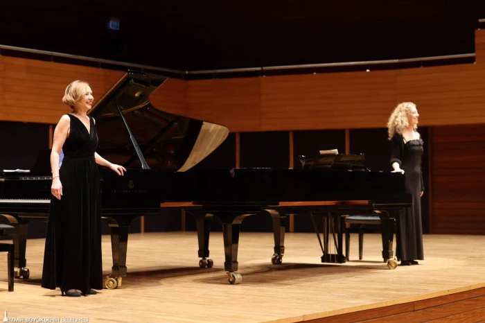 AASSM&rsquo;de iki piyanistten duygusal buluşma