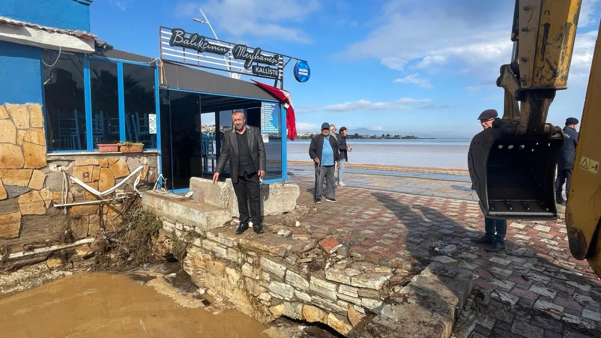 AK Parti Foça İlçe Başkanı Genç, Zarar Gören Bölgede İncelemelerde Bulundu