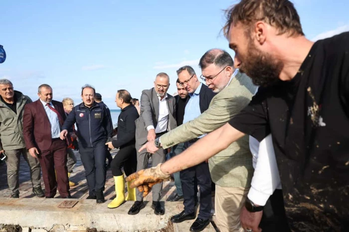 AK Parti İzmir İl Başkanı Saygılı, sel bölgesinde incelemelerde bulundu