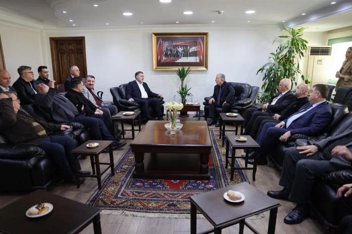 AK Parti İzmir İl Başkanı Saygılı&rsquo;dan Yal&ccedil;ın Ata&rsquo;ya tebrik ziyareti