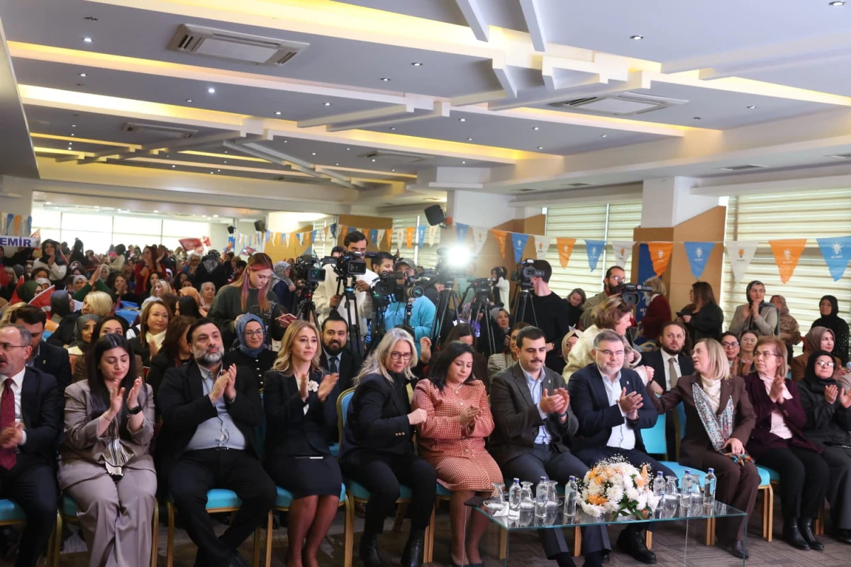 AK Parti İzmir Kadın Kolları&rsquo;ndan birlik ve saha vurgusu