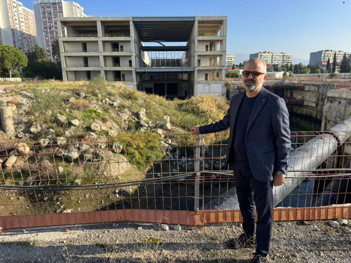 AK Parti’den Mavişehir Opera Binasına Sert Eleştiri