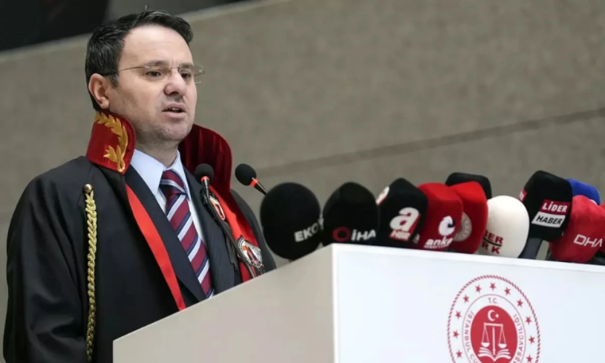 Akın G&uuml;rlek: Uyuşturucu operasyonları satıcılara yoğunlaşacak