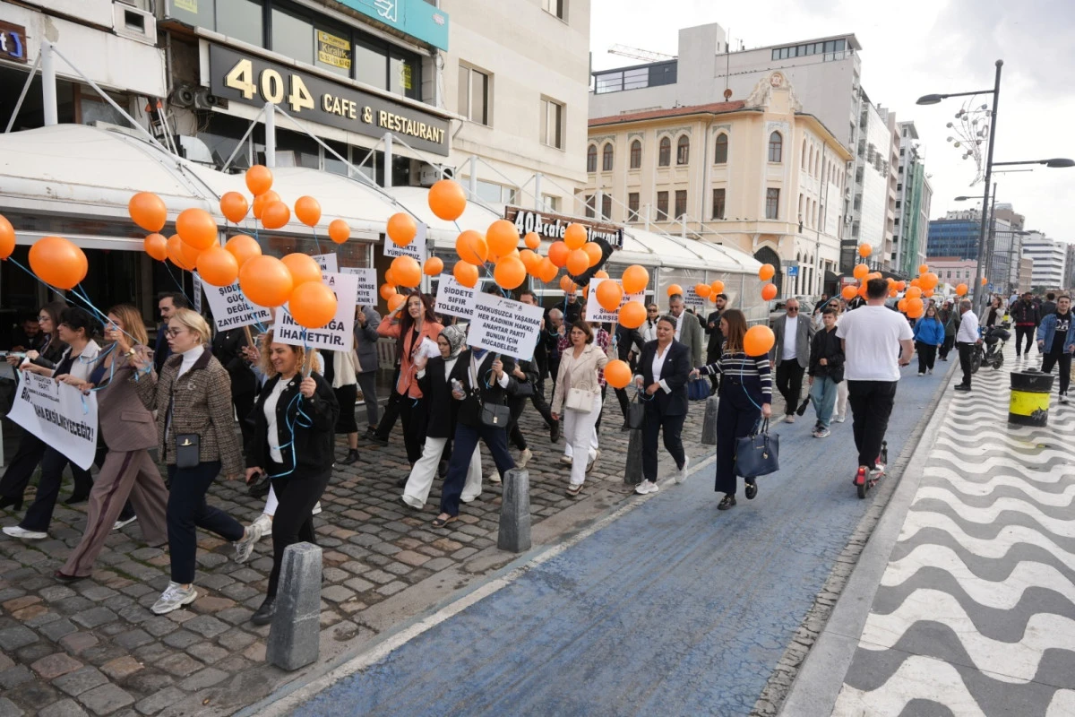 Anahtar Parti İzmir Kadın Kolları 25 Kasım’da yürüdü