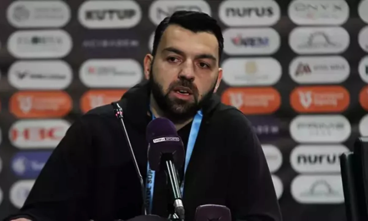 Anıl Demirci taraftardan &ouml;z&uuml;r diledi