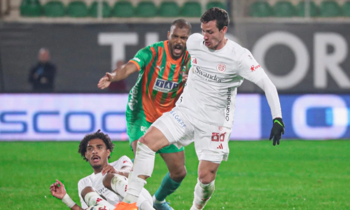 Antalya derbisinde gol sesi çıkmadı