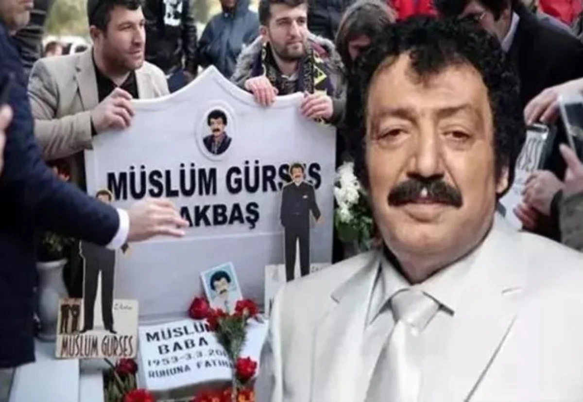 Arabesk m&uuml;ziğin ismi M&uuml;sl&uuml;m G&uuml;rses 13. yılında yad edildi