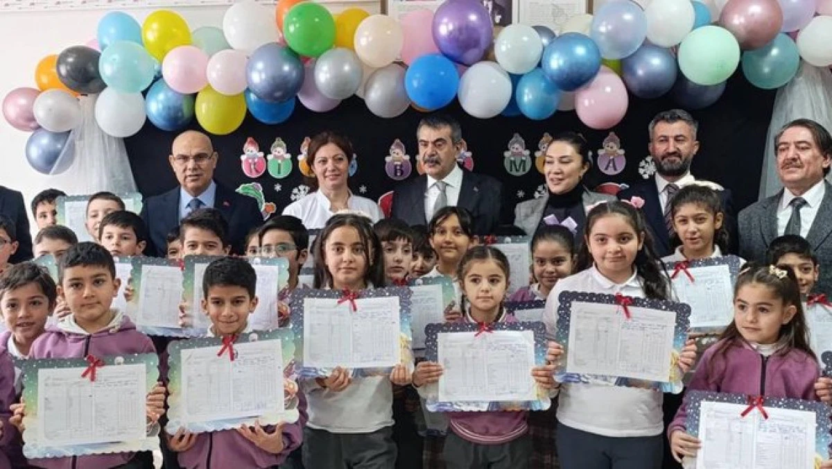 Atat&uuml;rk karnelerden kaldırıldı mı? Bakan Tekin'den iddialara yanıt