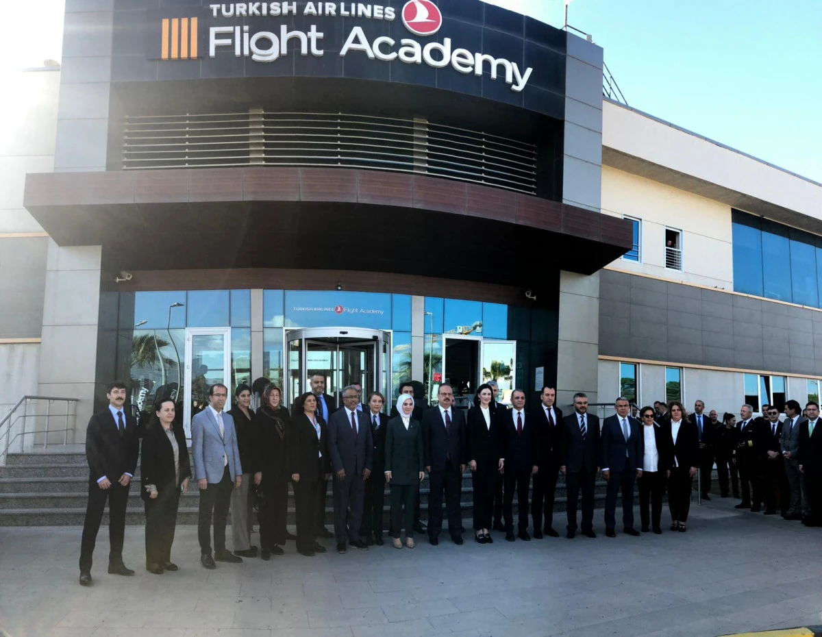 Bakan Göktaş, Aydın'da Genç Pilotlarla Buluştu