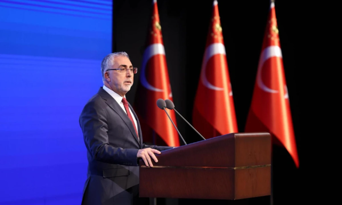 Bakan Işıkhan: En d&uuml;ş&uuml;k emekli maaşında ortak neticeye ulaşıldı