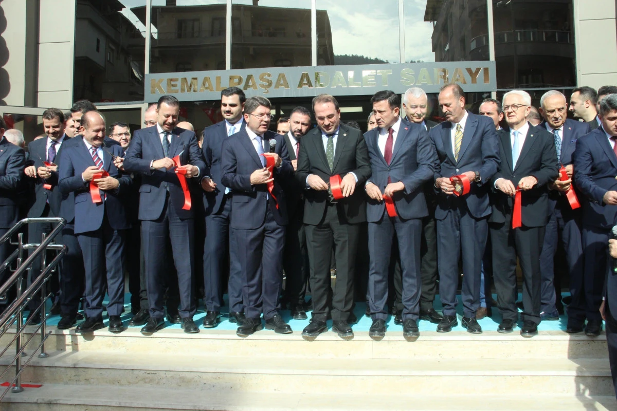 Bakan Tunç, Aliağa ve Kemalpaşa adliye projelerini açıkladı