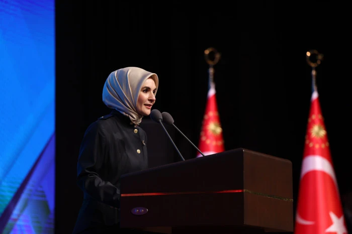 Bakan Göktaş’tan sanatçılara aileyi destekleyen eser çağrısı