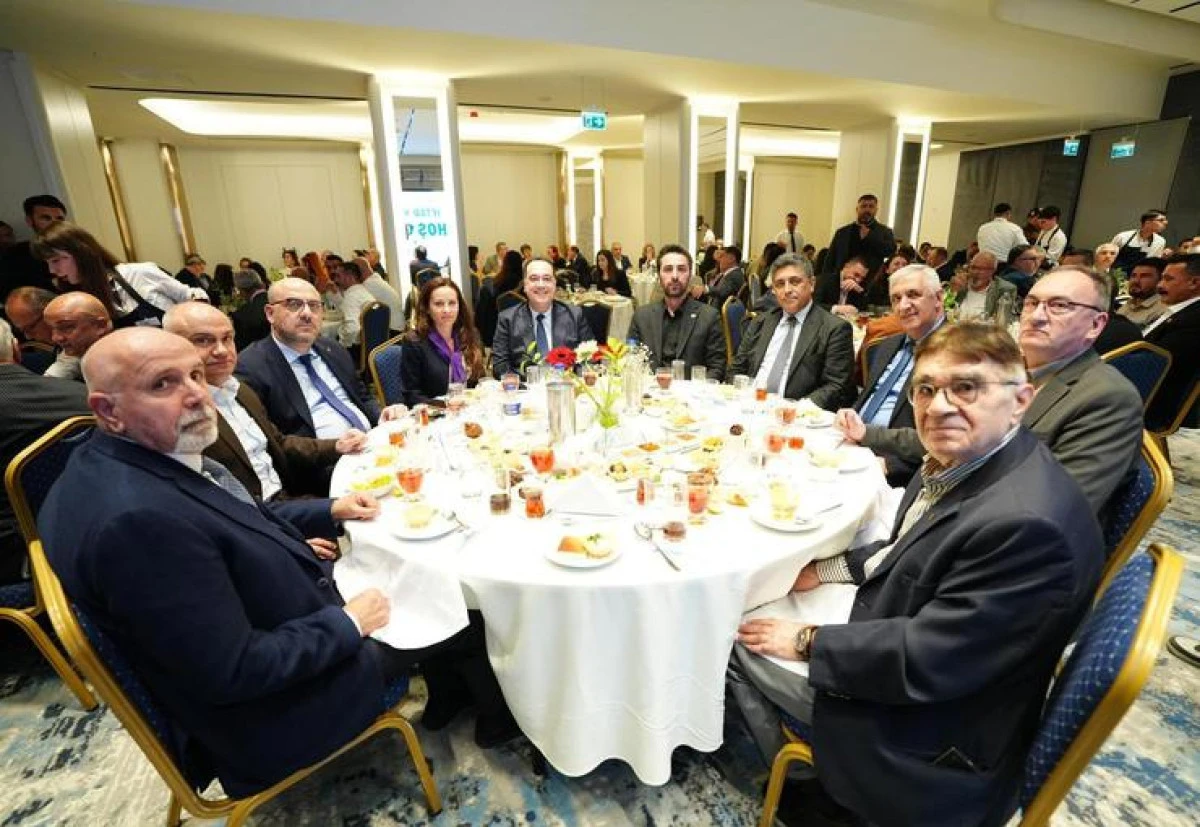 Başkan Dutlulu, Basın Mensupları ve Meclis &Uuml;yeleriyle İftarda Buluştu