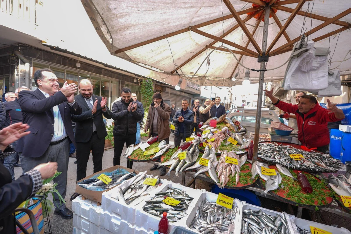 Başkan Dutlulu Karaköy Pazarı’nda Esnafla Buluştu