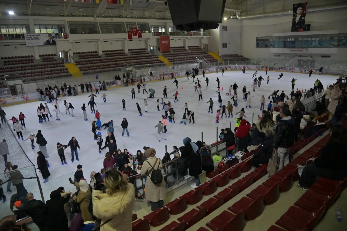 Başkan Dutlulu&rsquo;dan &ouml;ğrencilere karne hediyesi
