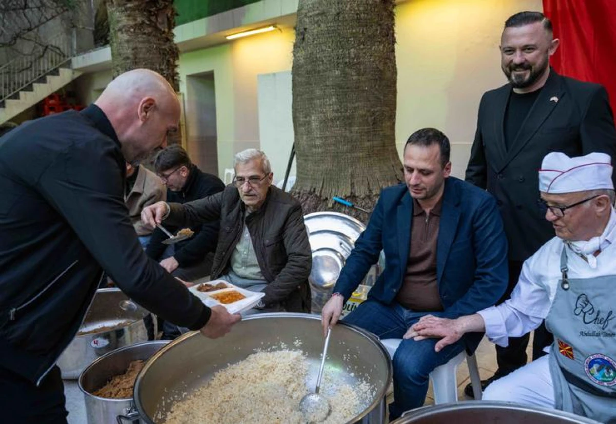 Başkan Eşki Makedonya g&ouml;&ccedil;menlerinin iftar sofrasına konuk oldu