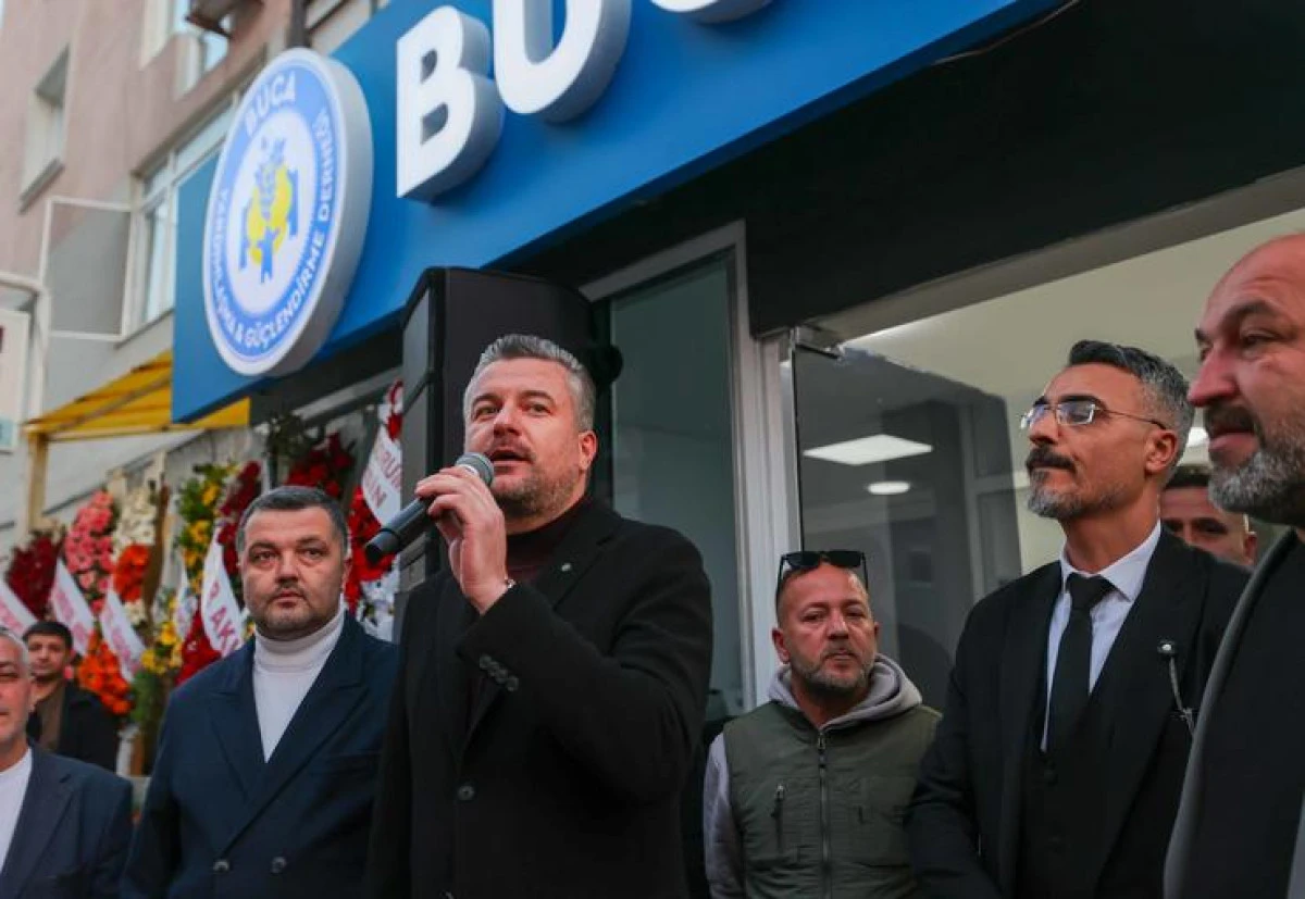 Başkan G&ouml;rkem Duman, Buca Yardımlaşma Derneği &lsquo;nin a&ccedil;ılışını ger&ccedil;ekleştirdi