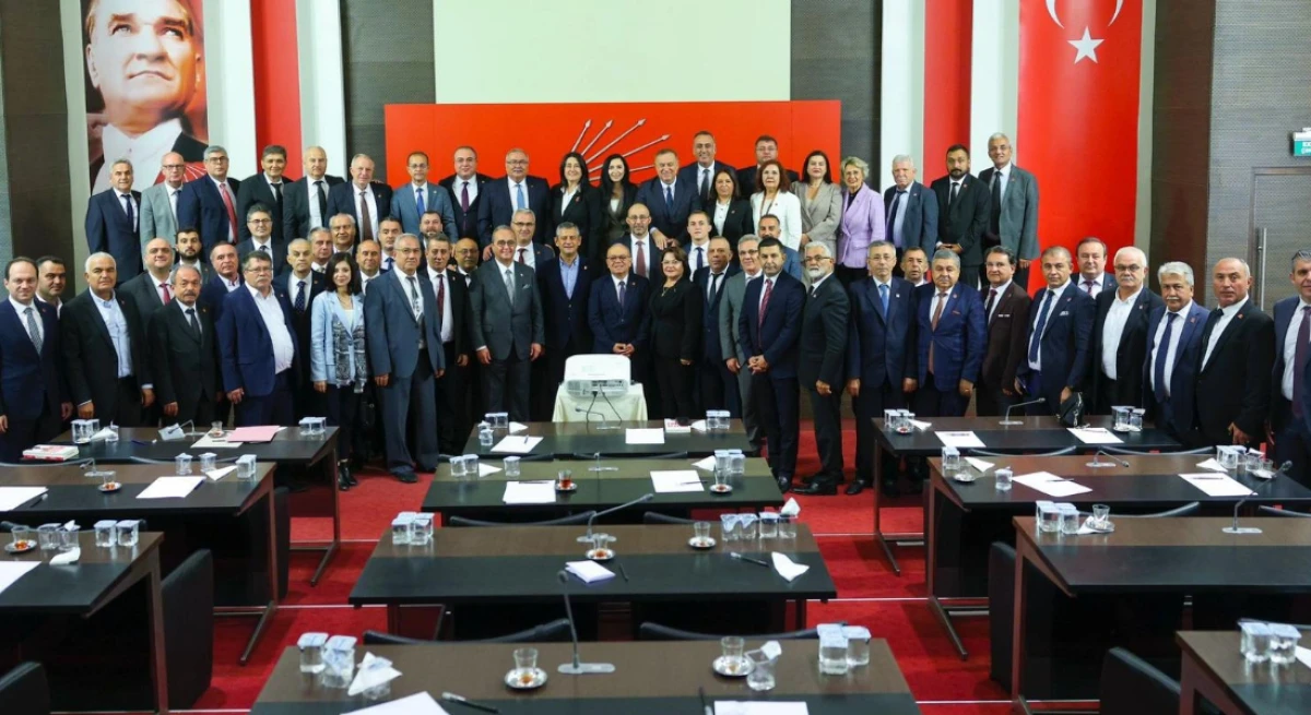 Başkan özel genel başkan Özgür Özel ile görüştü