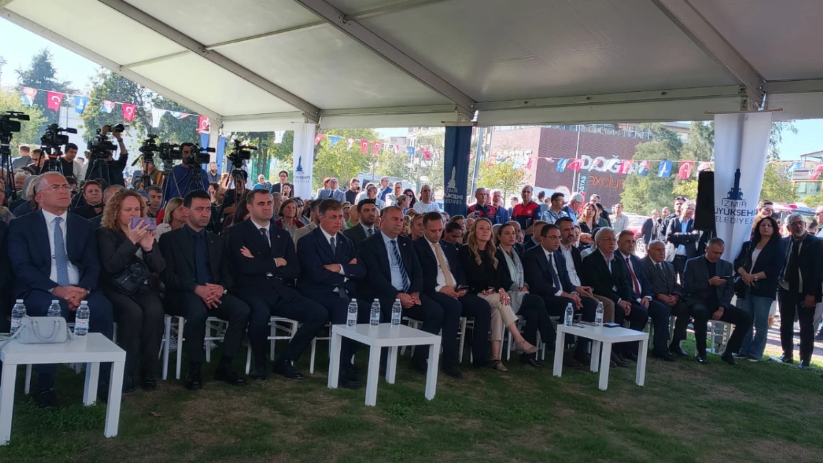 Başkan Tugay: “Depremin Siyaseti Olmaz”